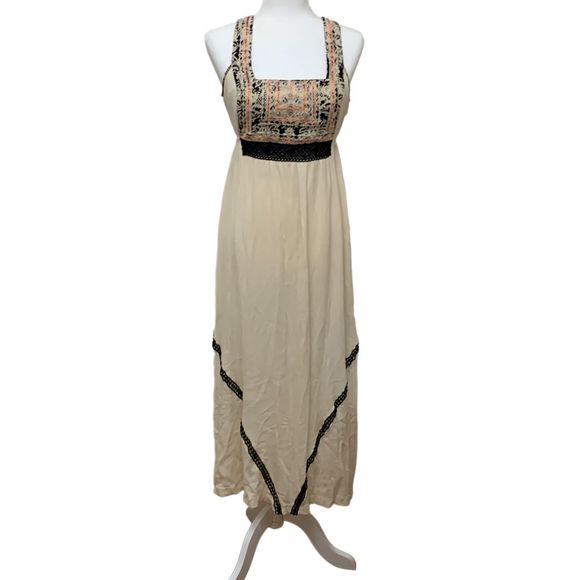 Lulumari Ethnic Maxi Bohemian Embroidered Dress - Picture 7 of 7